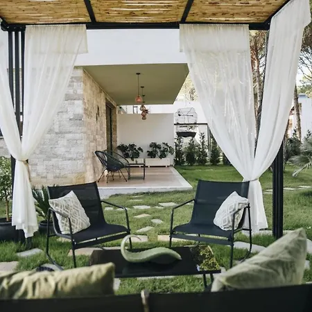 Villa Parrots Lalez Bay Plazhi San Pietro
